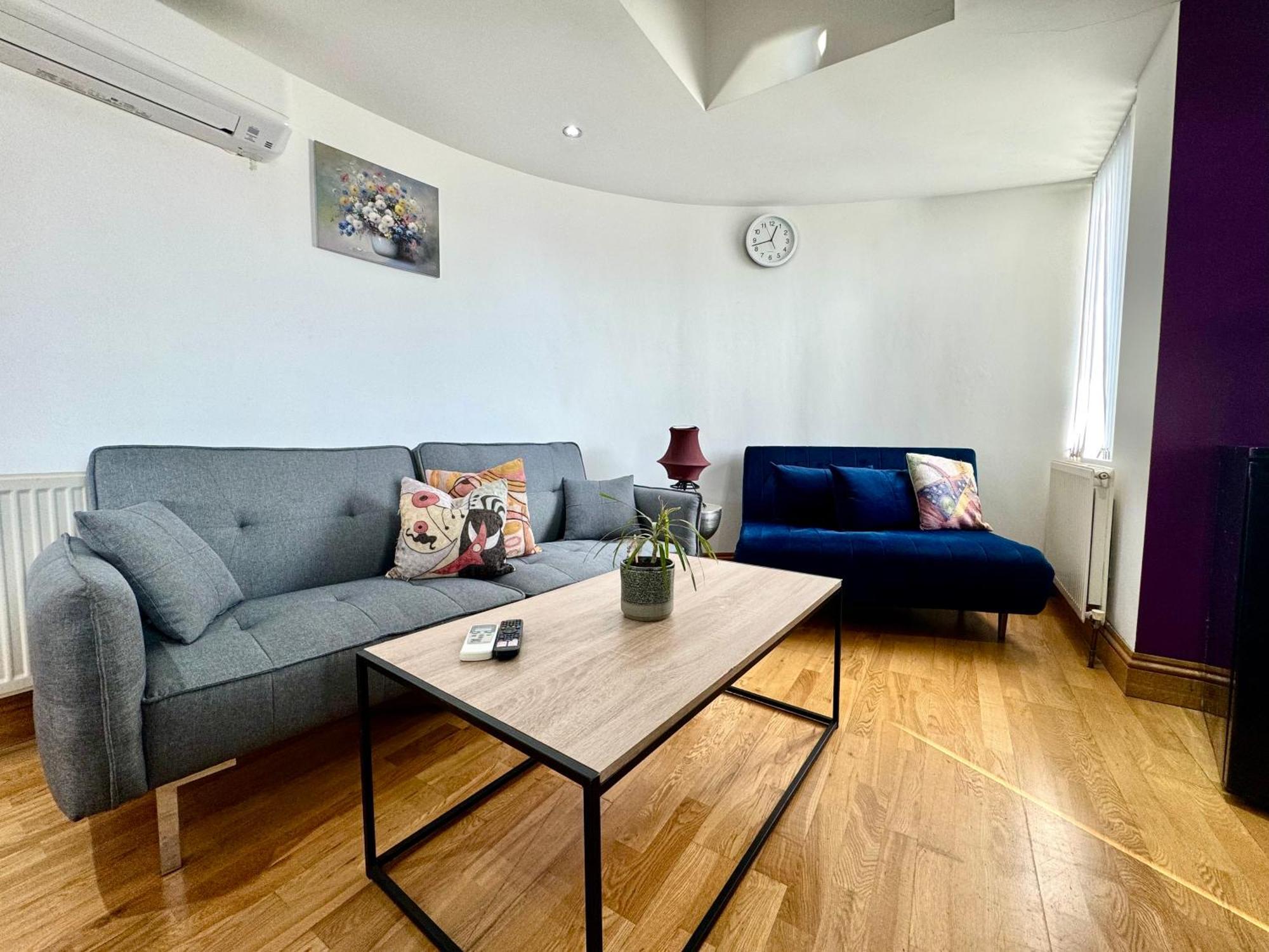 Chic 1 Bedroom Apartment Central London By Wild Екстериор снимка